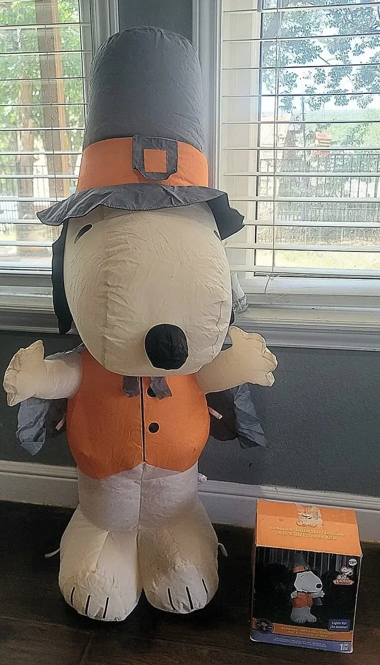 2013 Peanuts Airblown Inflatable Snoopy 4' Thanksgiving Pilgrim - READ